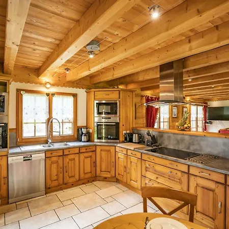 Spacieux à Châtel, 8 Chambres, Jacuzzi, Proche Pistes - Fr-1-676-26 Châtel